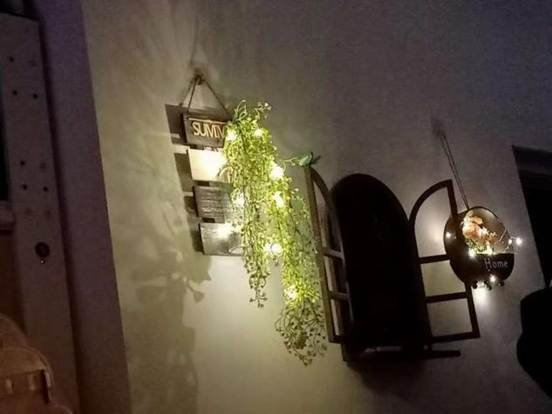 房间的摆设布局 AI 生成的内容可能不正确。